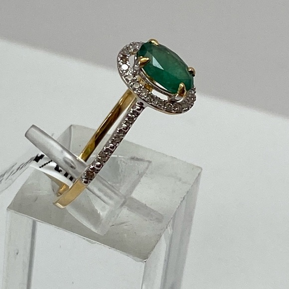 10K Yellow Gold Oval Shape Natural Emerald and Diamond Halo Ring NEW - Picture 8 of 14